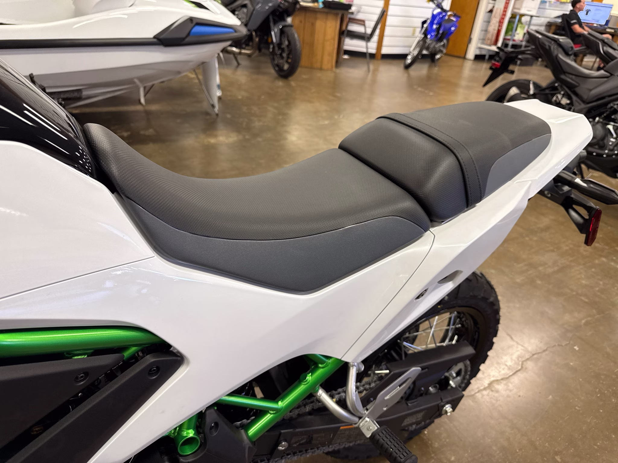 2026 Pearl Blizzard White Kawasaki KLE500 SE ABS SE Motorcycle