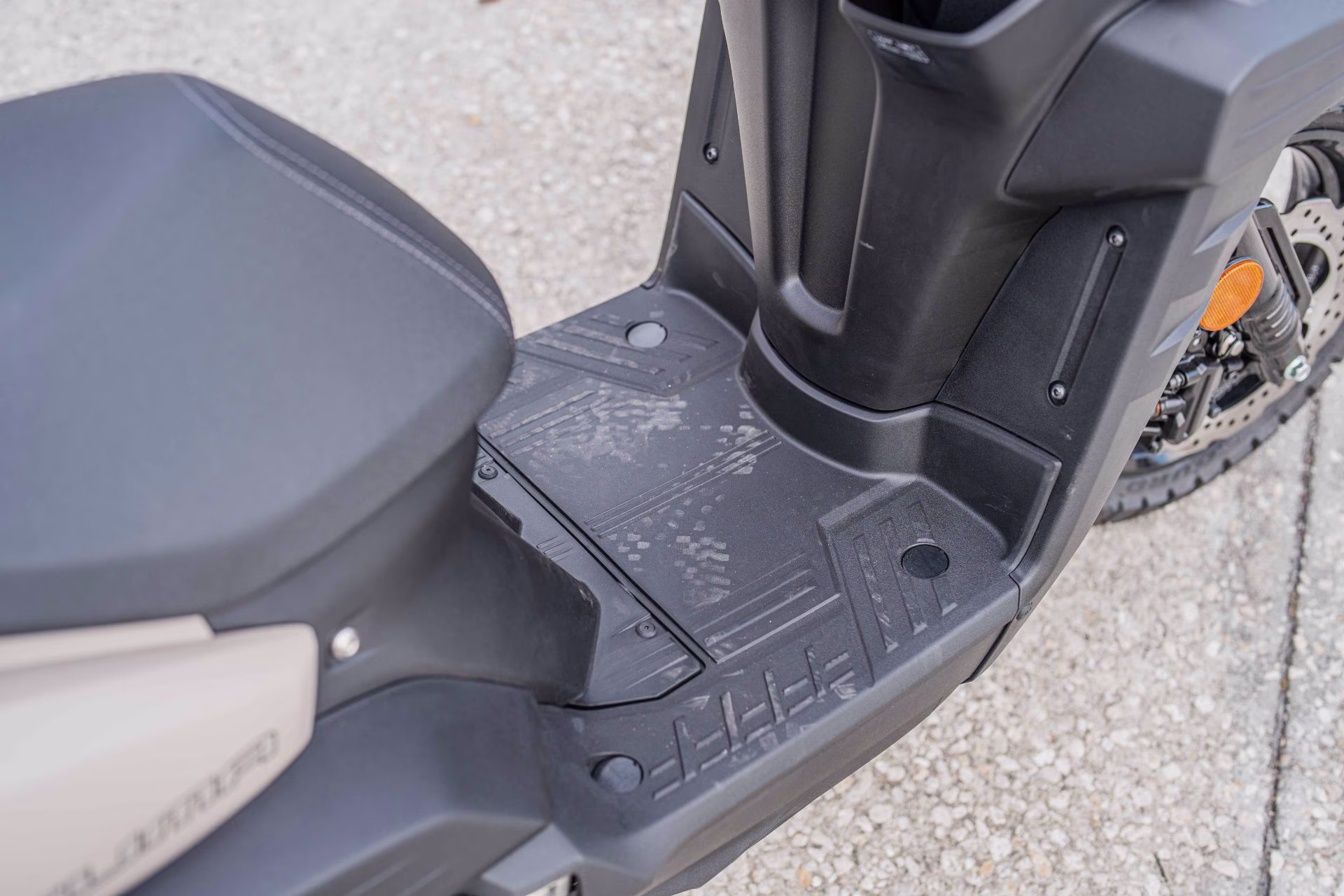 2025 Sand Gray Yamaha Zuma 125 Scooters