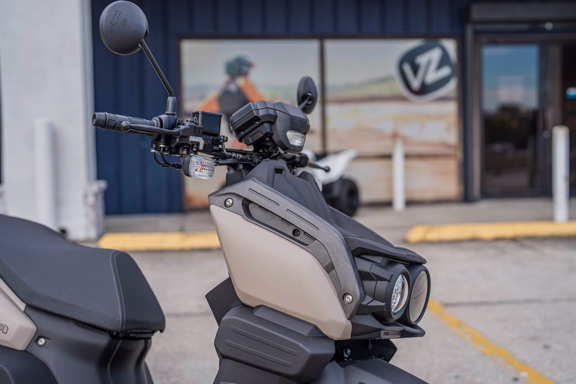 2025 Sand Gray Yamaha Zuma 125 Scooters