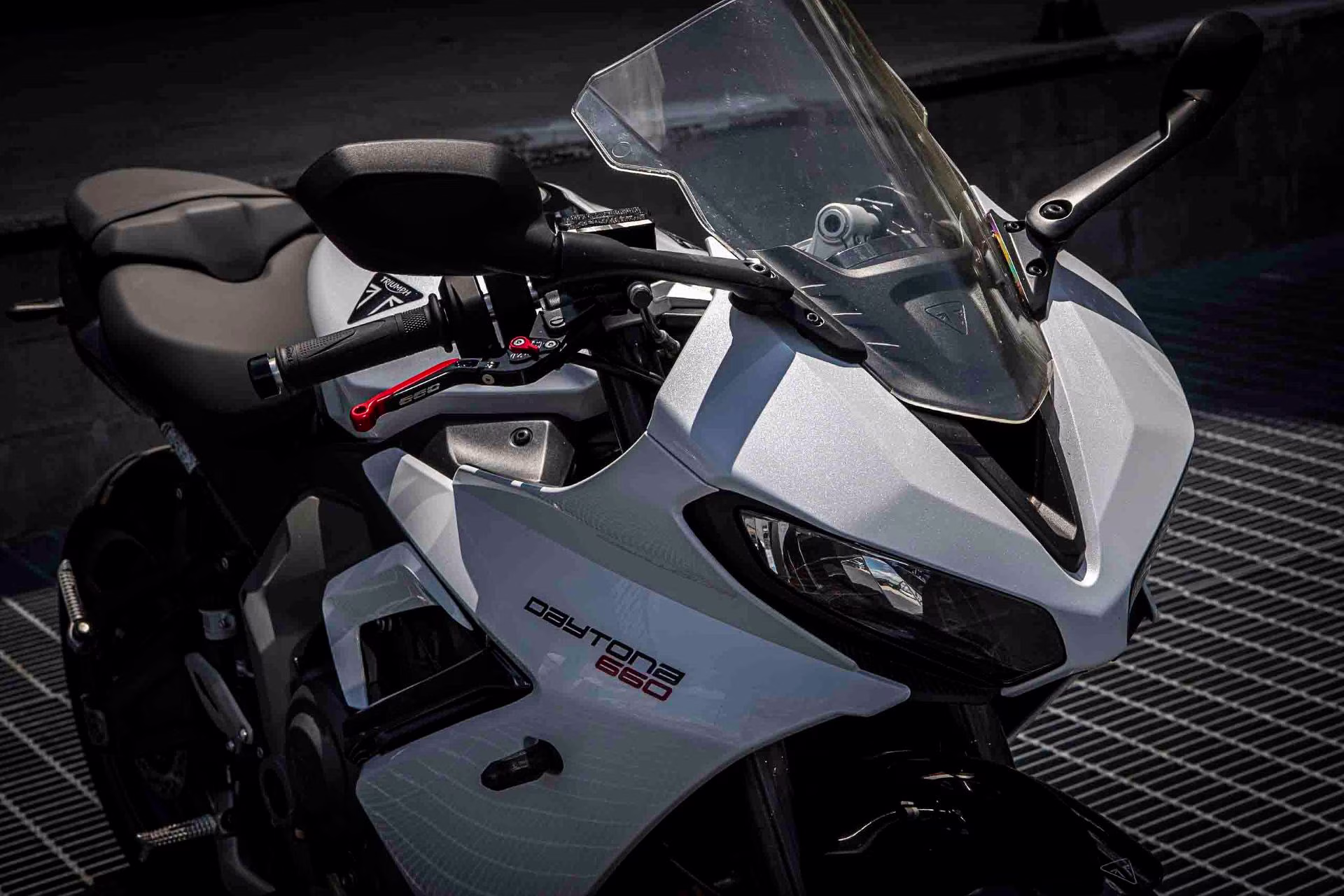 2025 Snowdonia White / Sapphire Black Triumph Daytona 660 Motorcycle