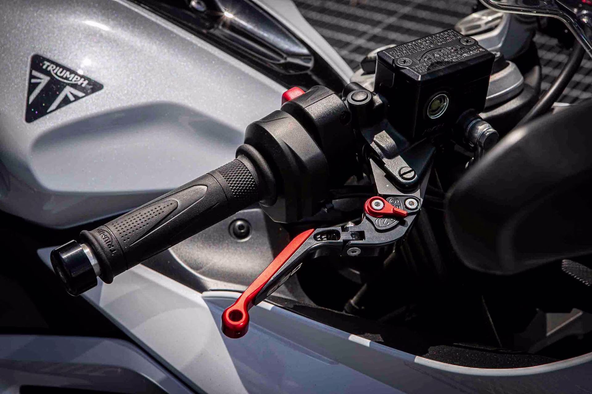 2025 Snowdonia White / Sapphire Black Triumph Daytona 660 Motorcycle