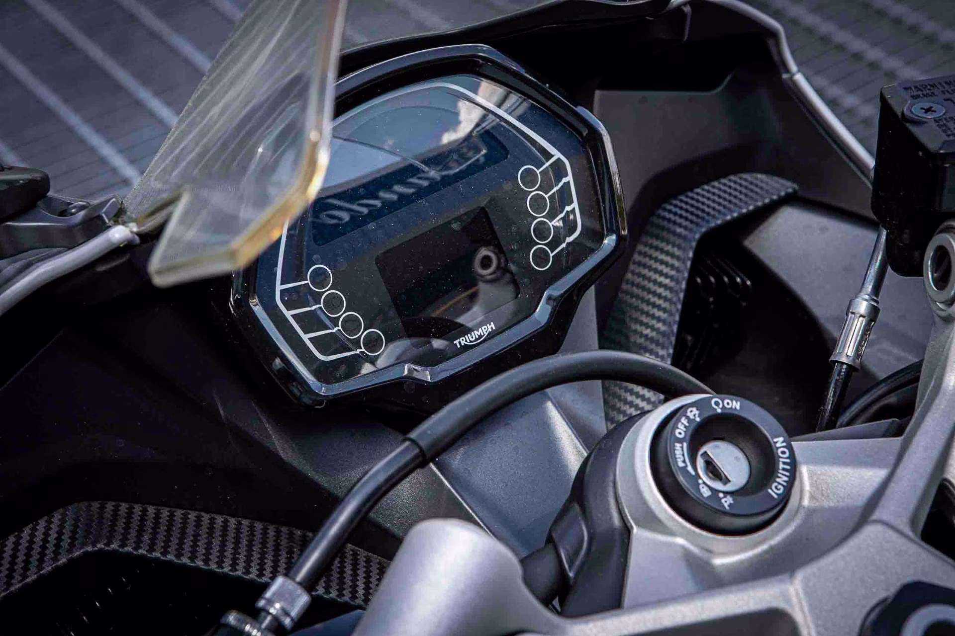 2025 Snowdonia White / Sapphire Black Triumph Daytona 660 Motorcycle