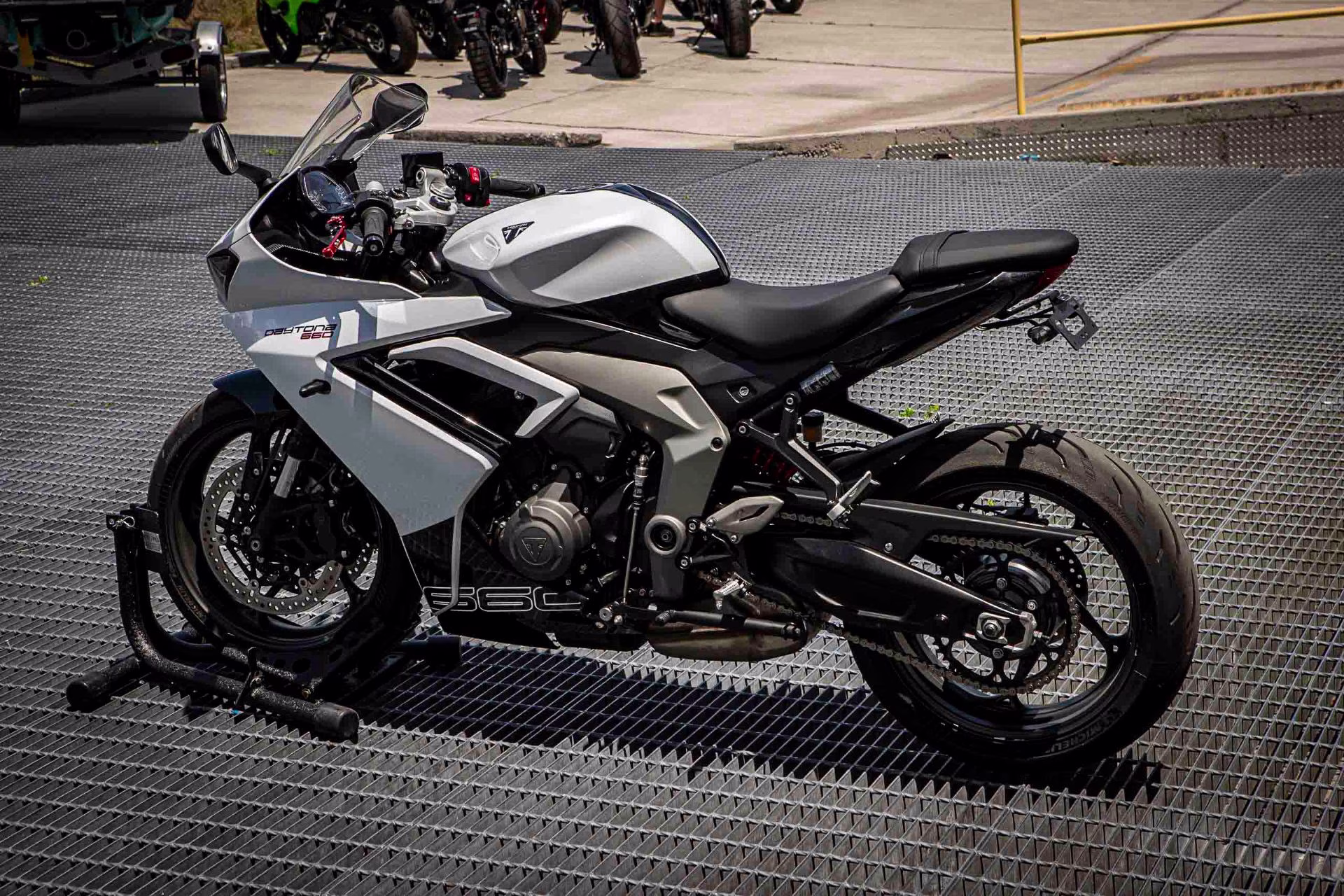 2025 Snowdonia White / Sapphire Black Triumph Daytona 660 Motorcycle