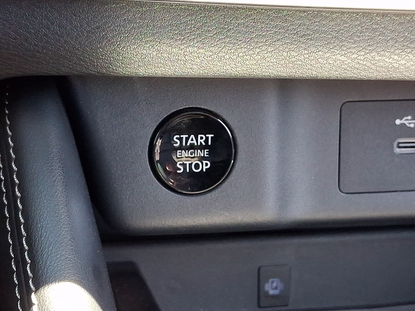 2024 Everest White Pearl - QBE Nissan Rogue Platinum Intelligent AWD AWD