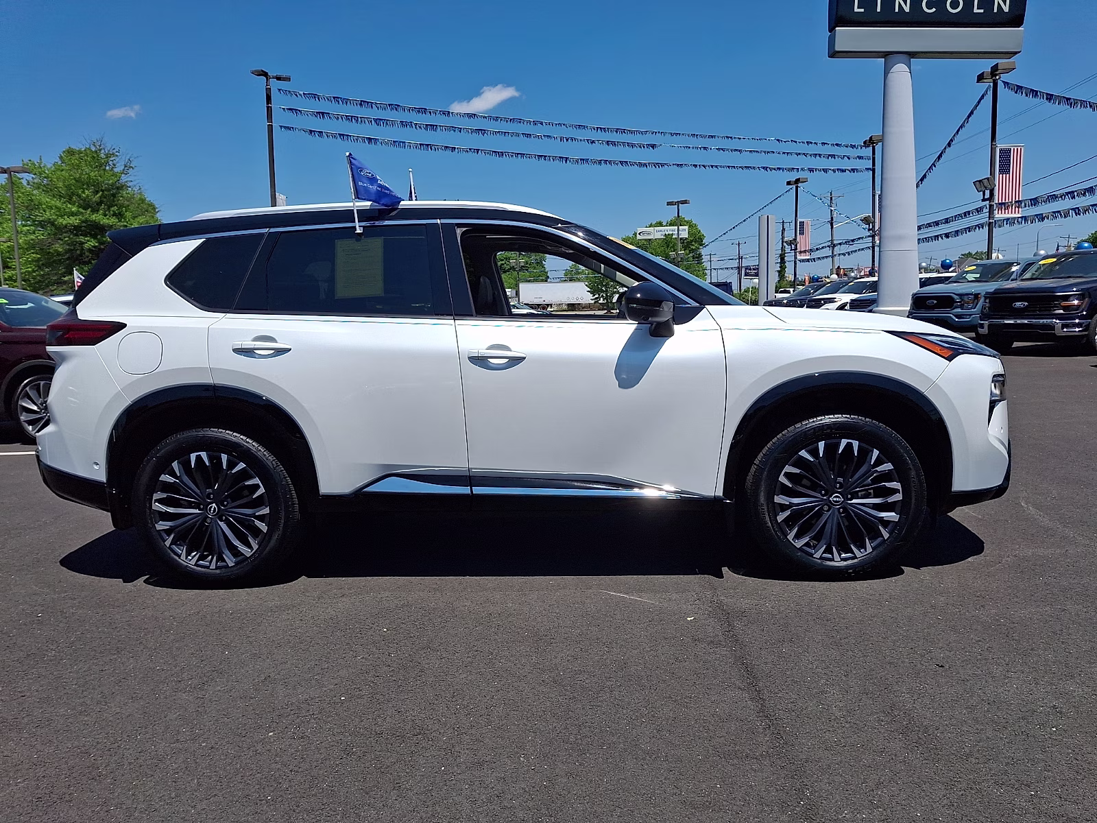 2024 Everest White Pearl - QBE Nissan Rogue Platinum Intelligent AWD AWD