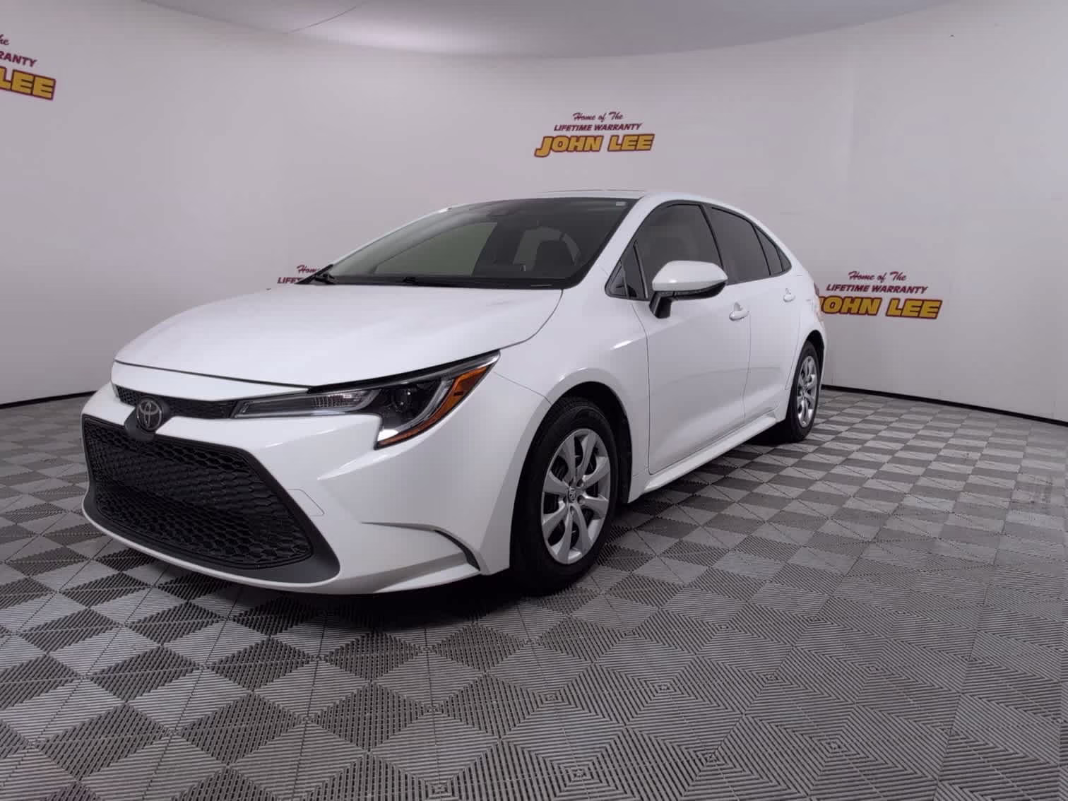 2020 Super White Toyota Corolla LE FWD Sedan