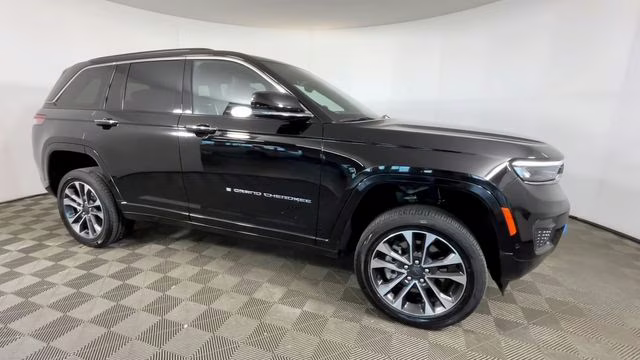 2023 Diamond Black Crystal Pearlcoat Jeep Grand Cherokee Overland 4xe 4X4 SUV