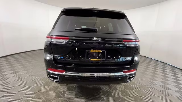 2023 Diamond Black Crystal Pearlcoat Jeep Grand Cherokee Overland 4xe 4X4 SUV