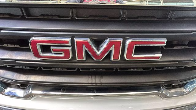 2021 Summit White GMC Sierra 1500 Base 4X4 Truck
