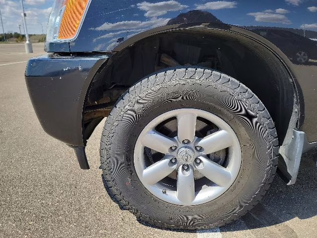 2014 Black Nissan Titan SV 4X4 Truck