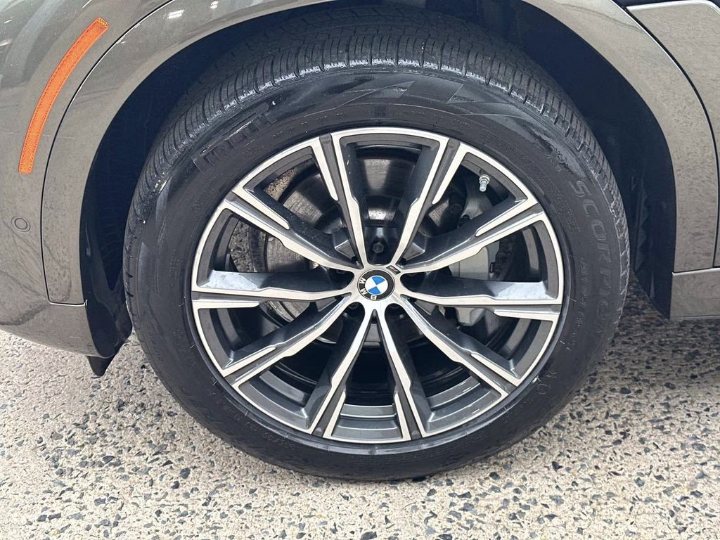 2022 Manhattan Green Metallic BMW X6 xDrive40i AWD SUV