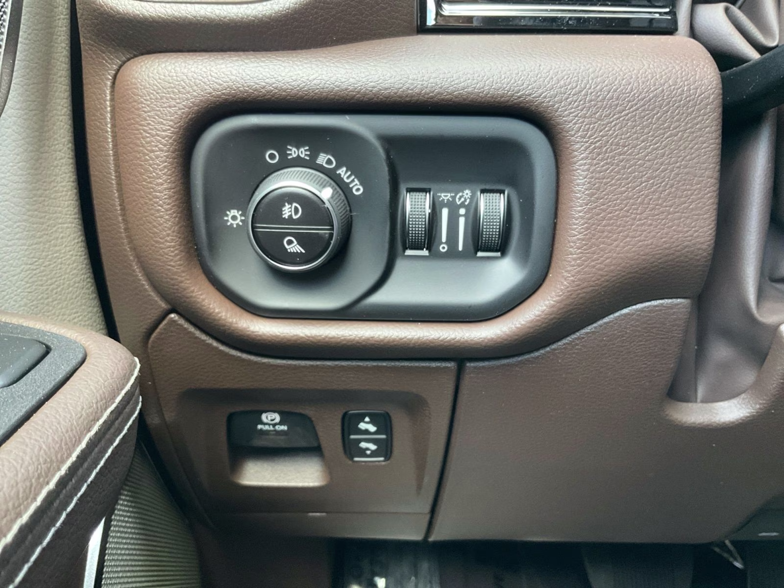 2026 Ivory White Tri-Coat Pearlcoat Ram 1500 Laramie 4X4 Truck