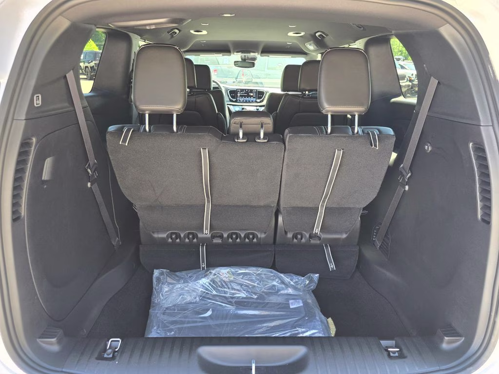 2027 Pw7 Chrysler Pacifica Select FWD Van
