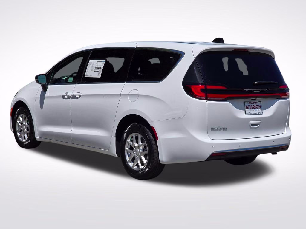 2027 Pw7 Chrysler Pacifica Select FWD Van