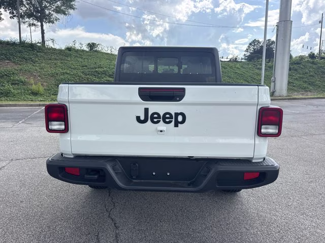 2026 Bright White Clearcoat Jeep Gladiator Sport 4X4 Truck
