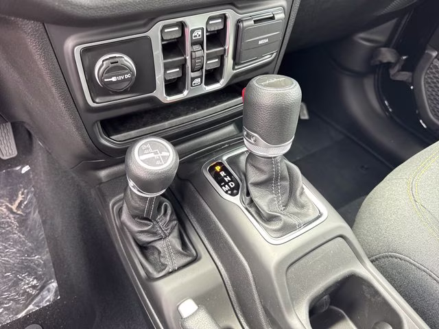 2026 Black Clearcoat Jeep Gladiator Sport 4X4 Truck