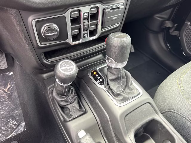 2026 Black Clearcoat Jeep Gladiator Sport 4X4 Truck
