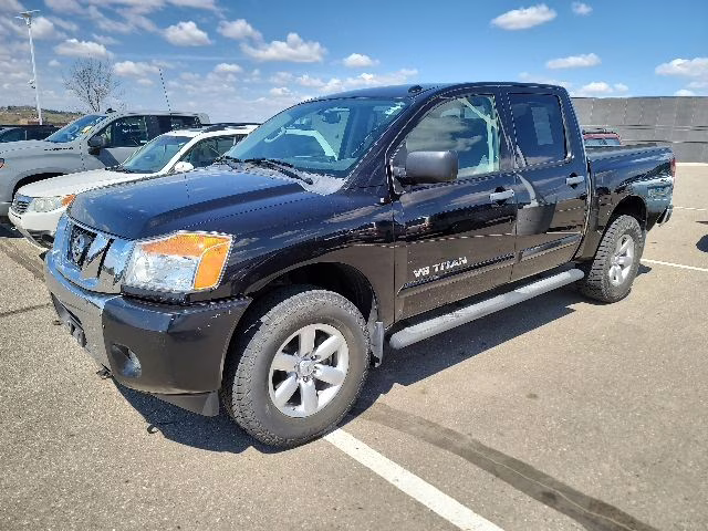 2014 Black Nissan Titan SV 4X4 Truck