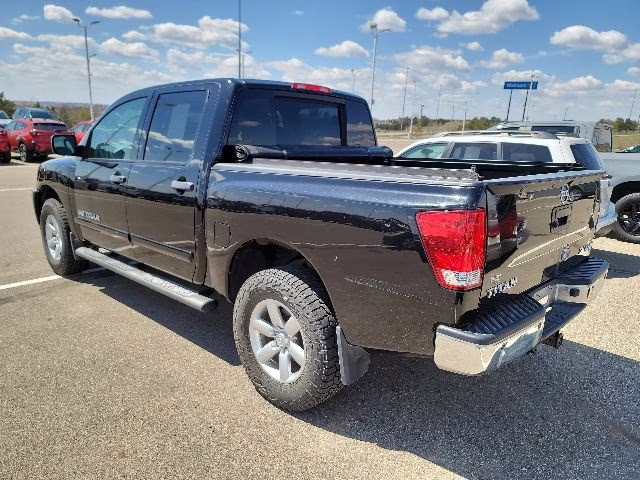 2014 Black Nissan Titan SV 4X4 Truck