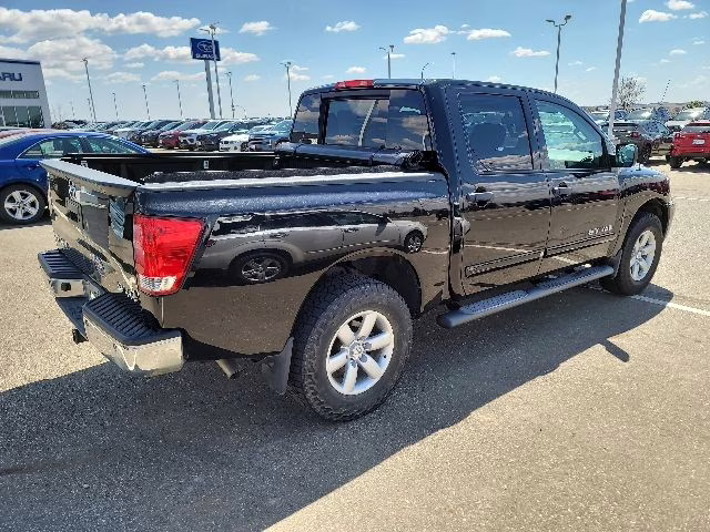 2014 Black Nissan Titan SV 4X4 Truck