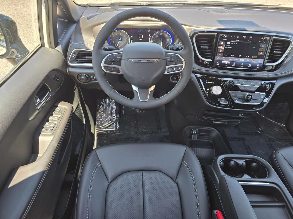 2027 Pw7 Chrysler Pacifica Select FWD Van
