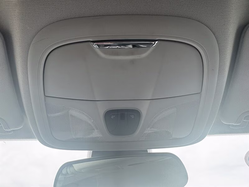 2019 Bright White Clear Coat Jeep Cherokee Altitude 4X4 SUV