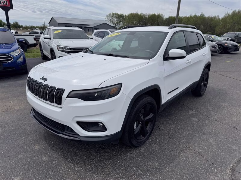2019 Bright White Clear Coat Jeep Cherokee Altitude 4X4 SUV