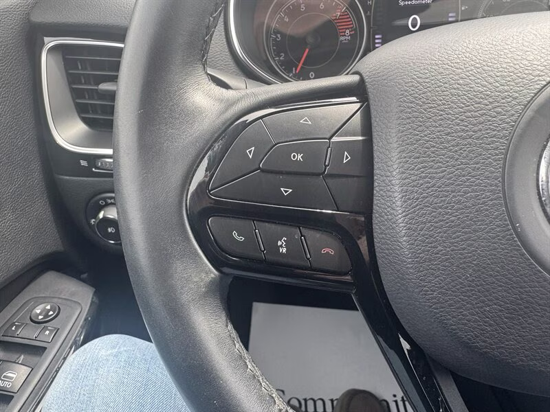 2019 Bright White Clear Coat Jeep Cherokee Altitude 4X4 SUV
