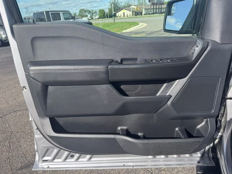 2023 Iconic Silver Ford F-150 XL 4X4 Truck