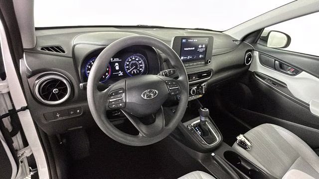 2023 White Hyundai Kona SEL AWD SUV