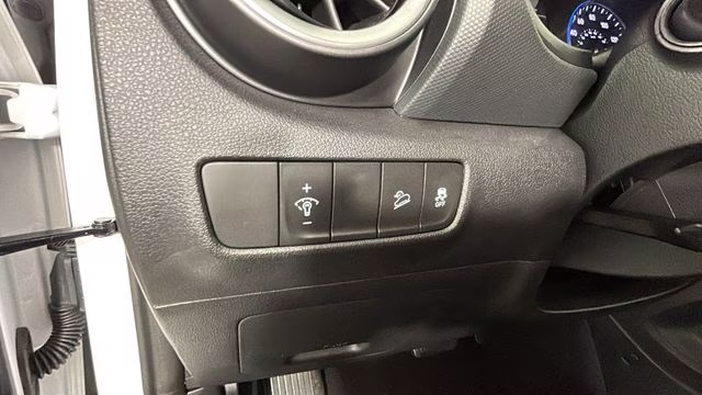 2023 White Hyundai Kona SEL AWD SUV