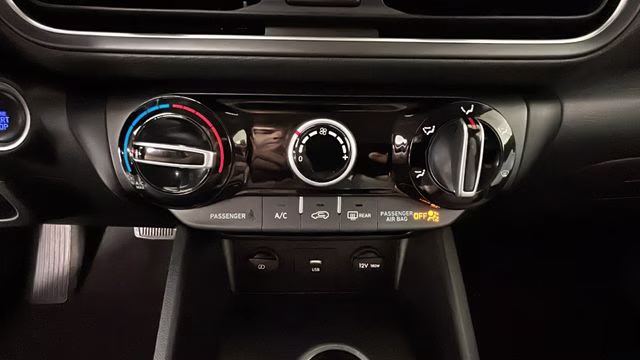 2023 White Hyundai Kona SEL AWD SUV