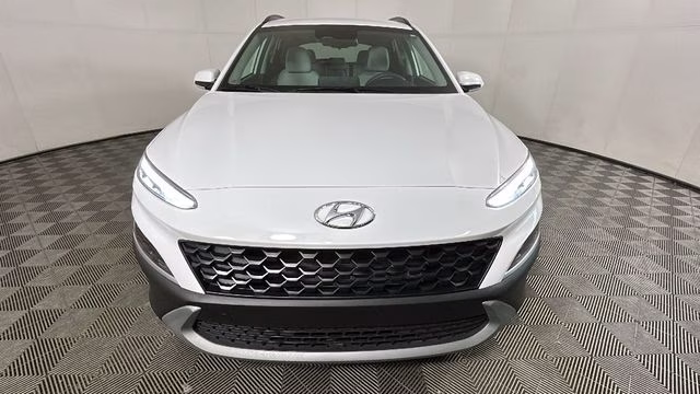 2023 White Hyundai Kona SEL AWD SUV