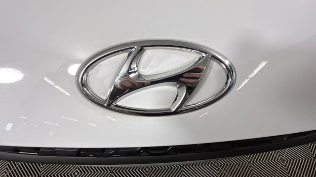 2023 White Hyundai Kona SEL AWD SUV