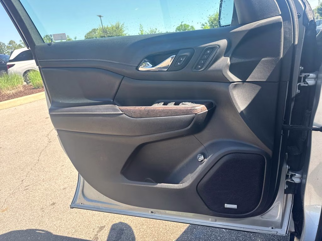 2020 Quicksilver Metallic GMC Acadia Denali AWD SUV