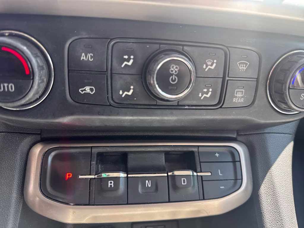 2020 Quicksilver Metallic GMC Acadia Denali AWD SUV
