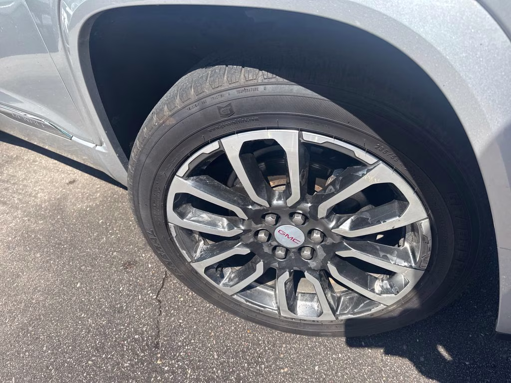 2020 Quicksilver Metallic GMC Acadia Denali AWD SUV