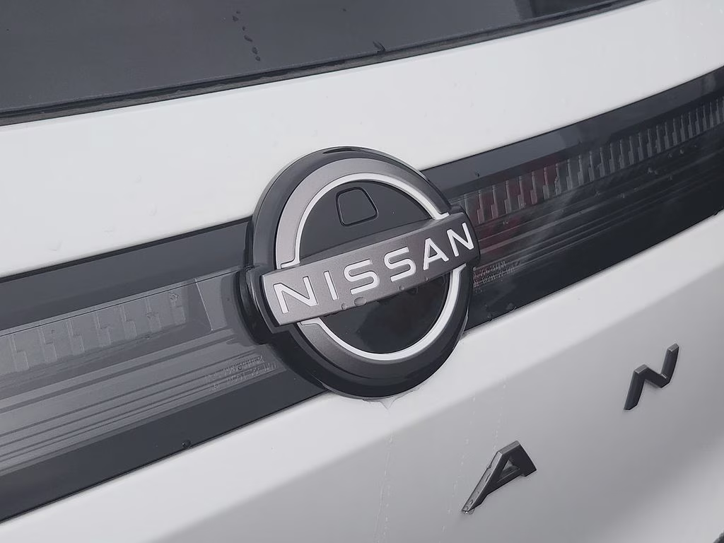 2026 Everest White Pearl Tricoat Nissan Murano Platinum AWD SUV