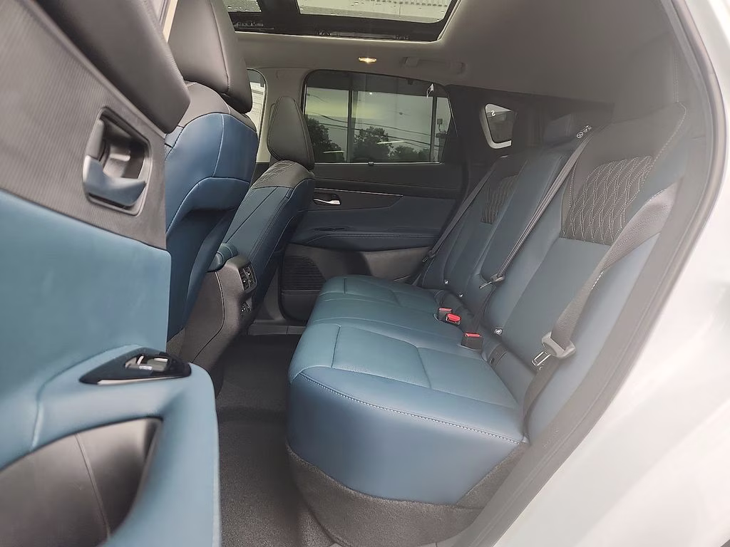 2026 Everest White Pearl Tricoat Nissan Murano Platinum AWD SUV