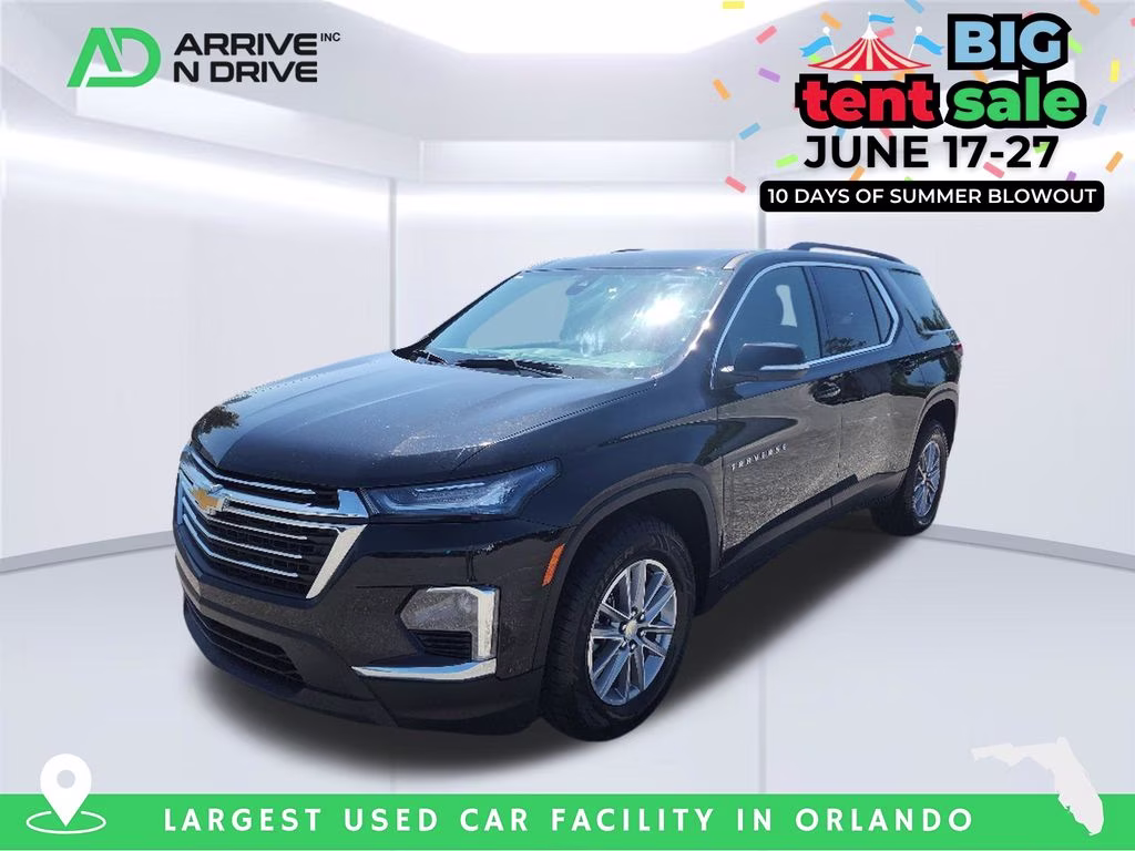 2022 Mosaic Black Metallic Chevrolet Traverse LT FWD SUV