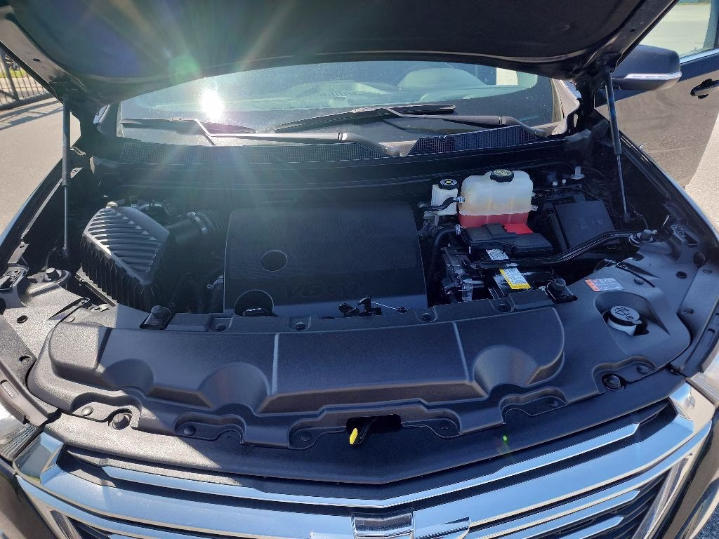 2022 Mosaic Black Metallic Chevrolet Traverse LT FWD SUV