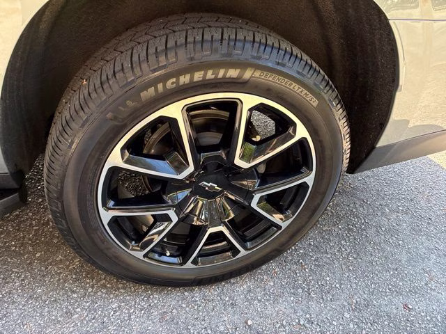 2023 Sterling Gray Metallic Chevrolet Suburban RST 4X4 SUV