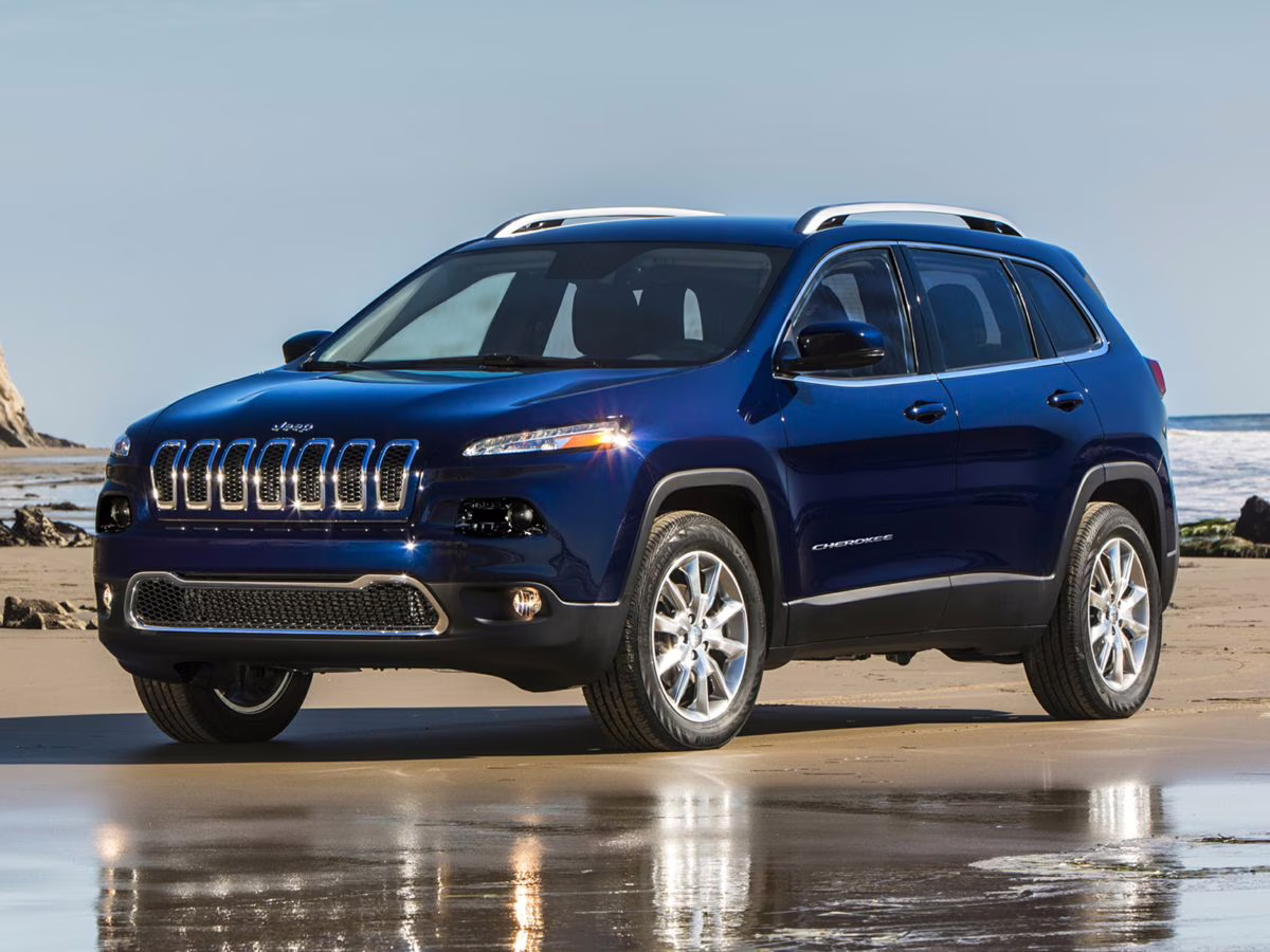 2016 Light Brownstone Pearlcoat Jeep Cherokee Latitude FWD SUV