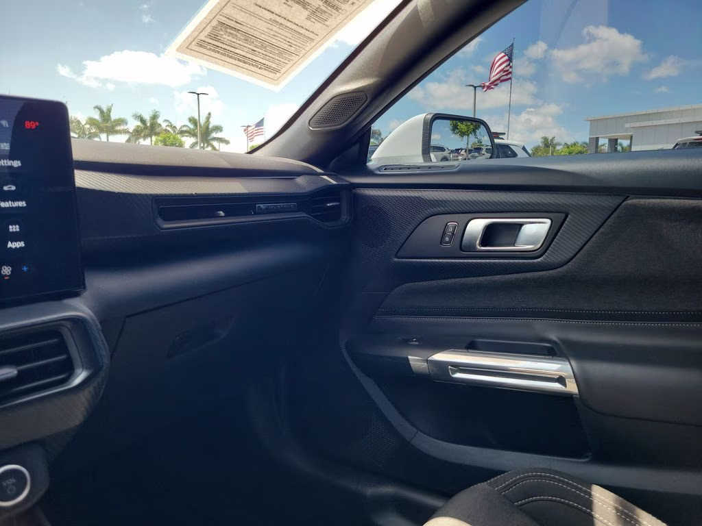 2024 Oxford White Ford Mustang GT RWD Coupe
