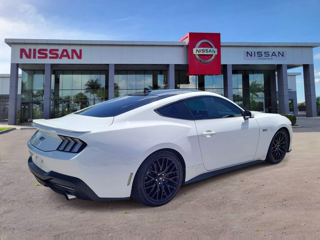 2024 Oxford White Ford Mustang GT RWD Coupe
