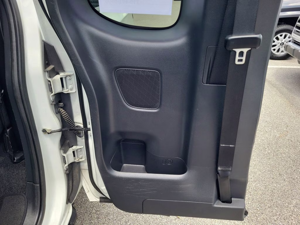 2022 Glacier White Nissan Frontier SV RWD Truck