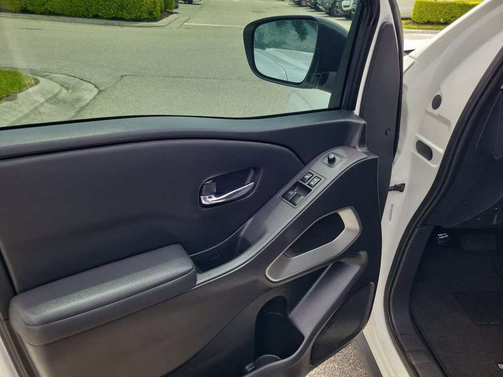 2022 Glacier White Nissan Frontier SV RWD Truck