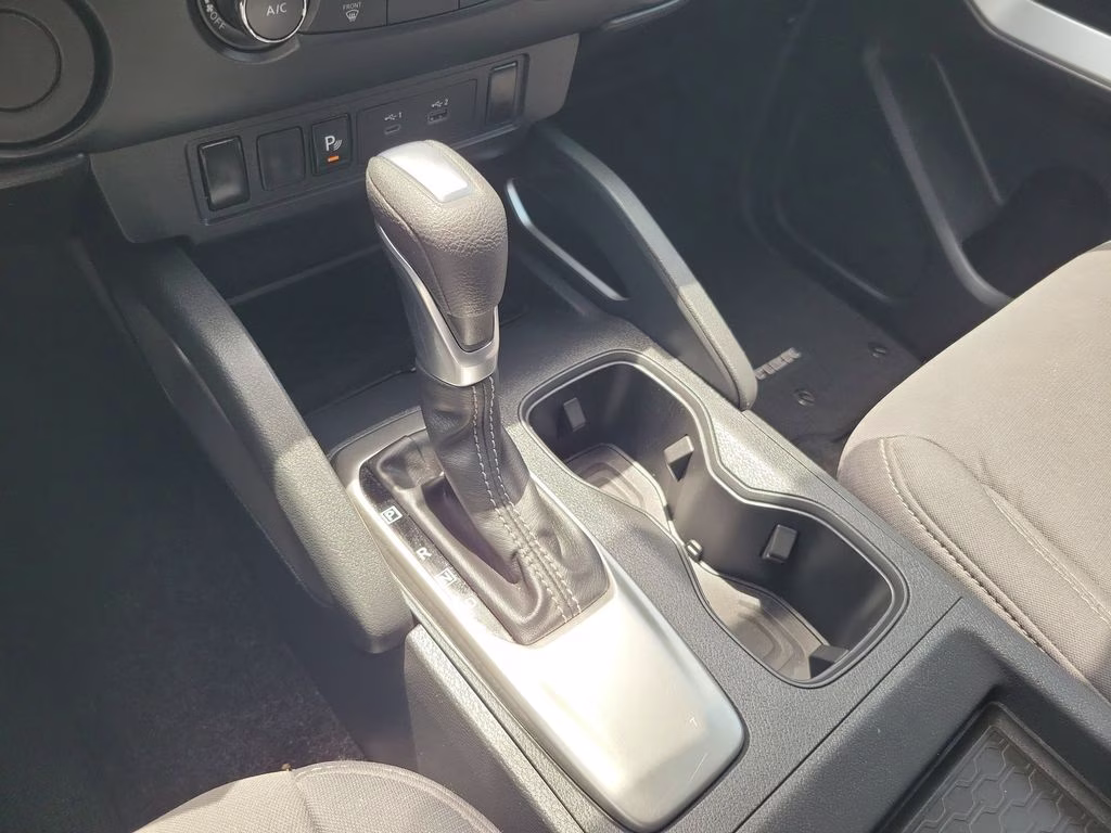 2022 Glacier White Nissan Frontier SV RWD Truck