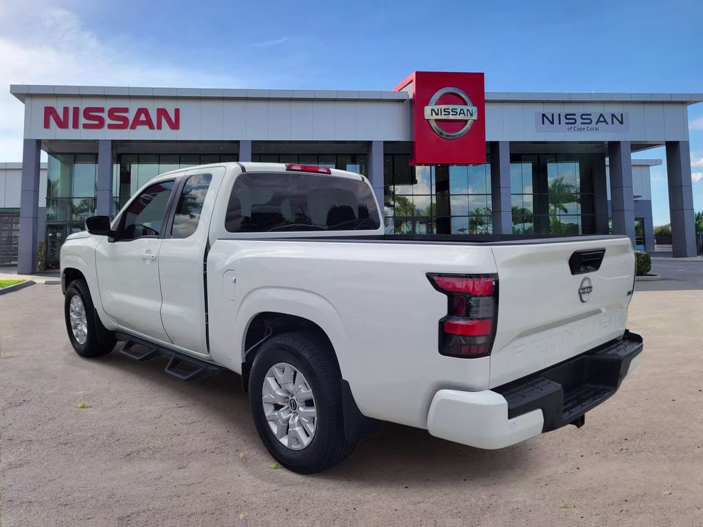 2022 Glacier White Nissan Frontier SV RWD Truck