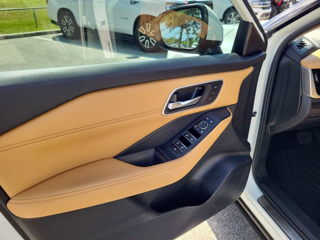 2023 Pearl White Tricoat Nissan Rogue Platinum AWD SUV